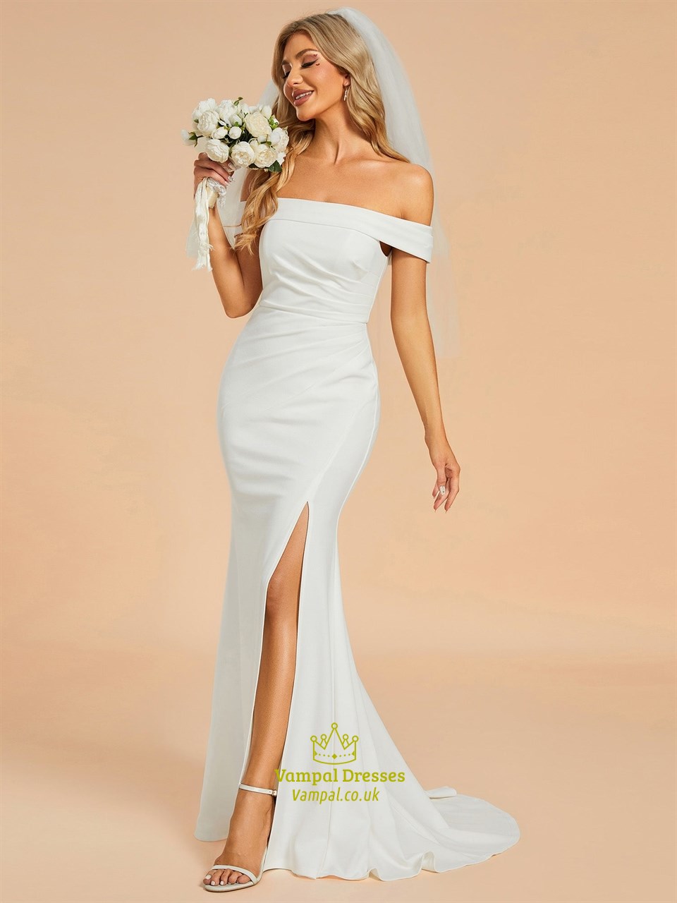 Weißes schulterfreies Maxi-Langkleid mit Seitenschlitz für Hochzeiten: Zeitlose Eleganz