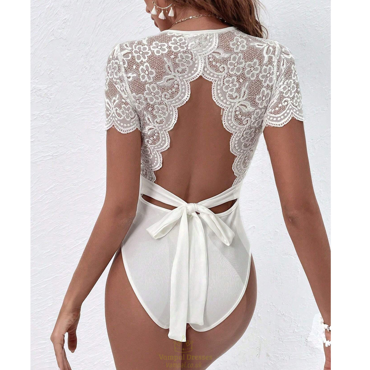 Einfarbiger Spitzen-Schnür-Rückenfreier Bindeschleifen-Slim-Fit-Body