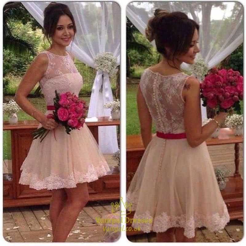 Vintage kurzes ärmelloses Homecoming-Kleid in Knielänge mit Spitze und Verzierungen