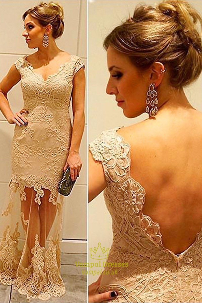 Elfenbeinfarbenes formelles Kleid mit offenem Rücken, Flügelärmeln, Spitze, Etui-Schnitt und transparenter Überlage