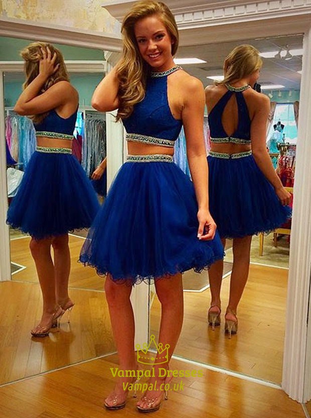 Zweiteiliges kurzes Homecoming-Kleid aus Tüll mit hohem Halsausschnitt und Perlenbesatz in Royalblau