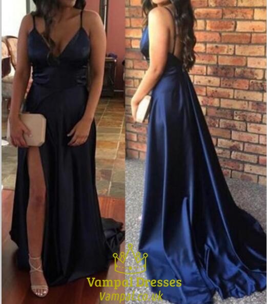 Formelles Kleid mit Spaghettiträgern, offenem Rücken, V-Ausschnitt und seitlichen Cutouts