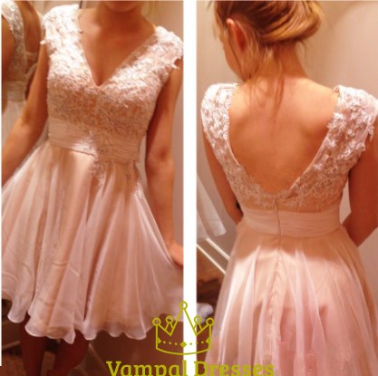 Rosa Brautjungfernkleid aus Chiffon mit V-Ausschnitt und Spitzenapplikation