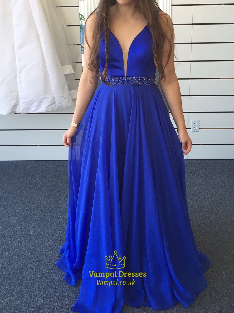 Tief Ausgeschnittenes Perlenbesetztes Ärmelloses Ballkleid Abschlussballkleid