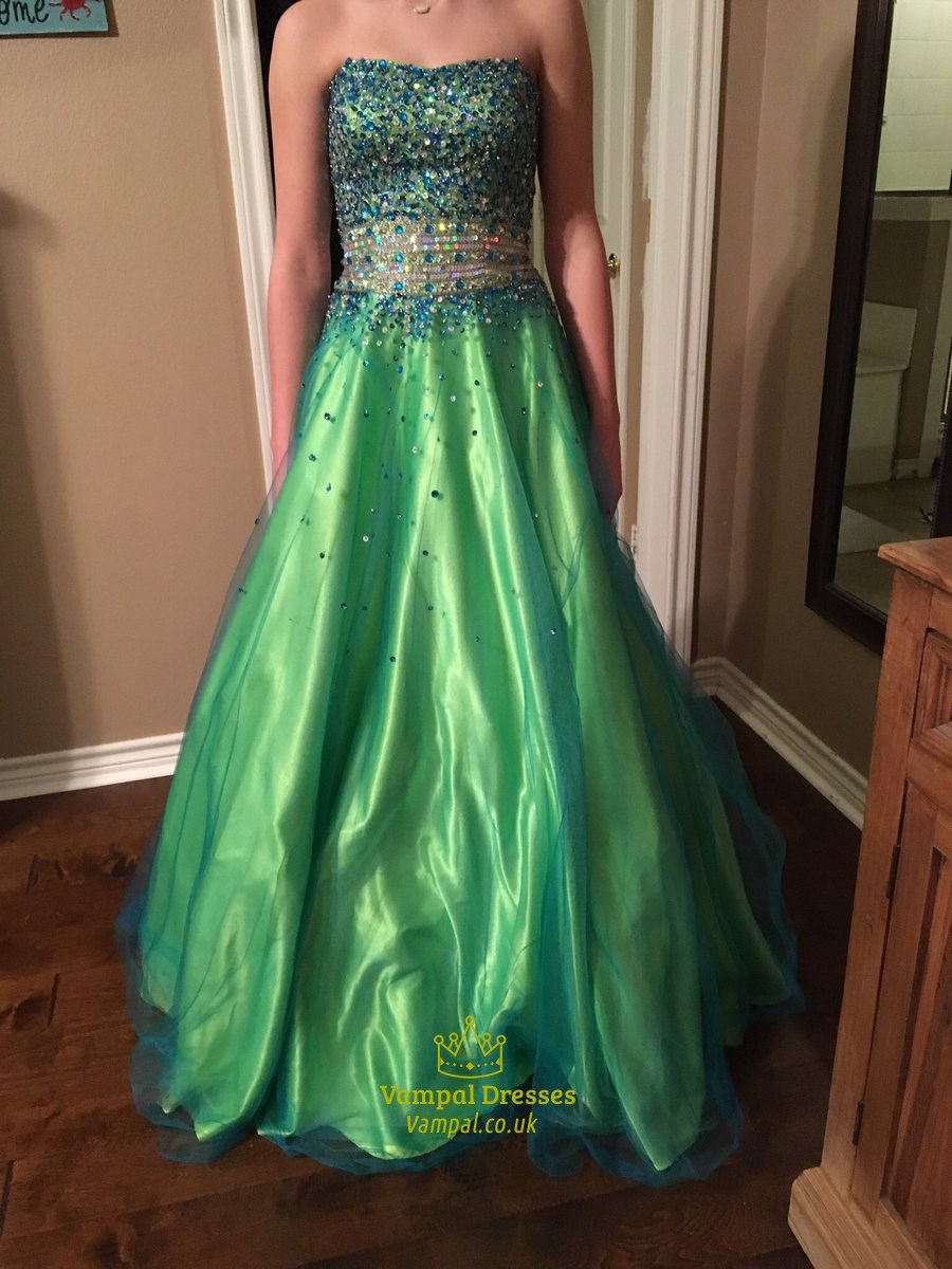 Grünes trägerloses Tüll-Ballkleid-Abschlussballkleid mit Pailletten und Verzierungen