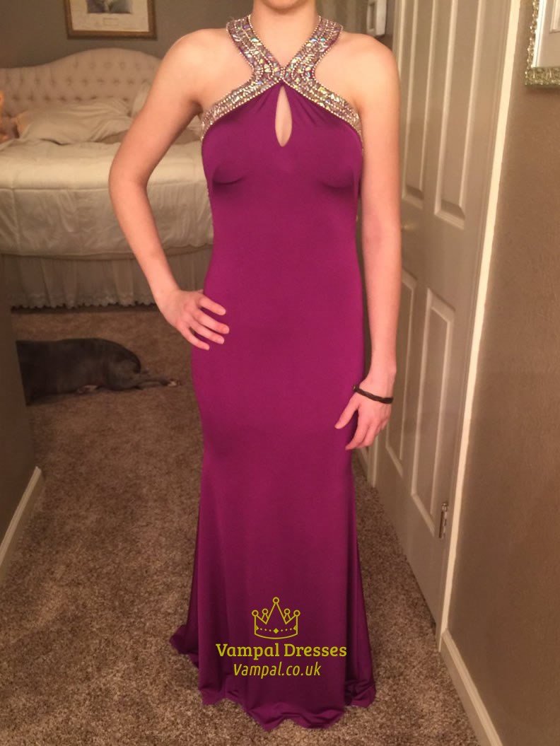 Violettes bodenlanges Abschlussballkleid mit Juwelenverzierung und offenem Rücken