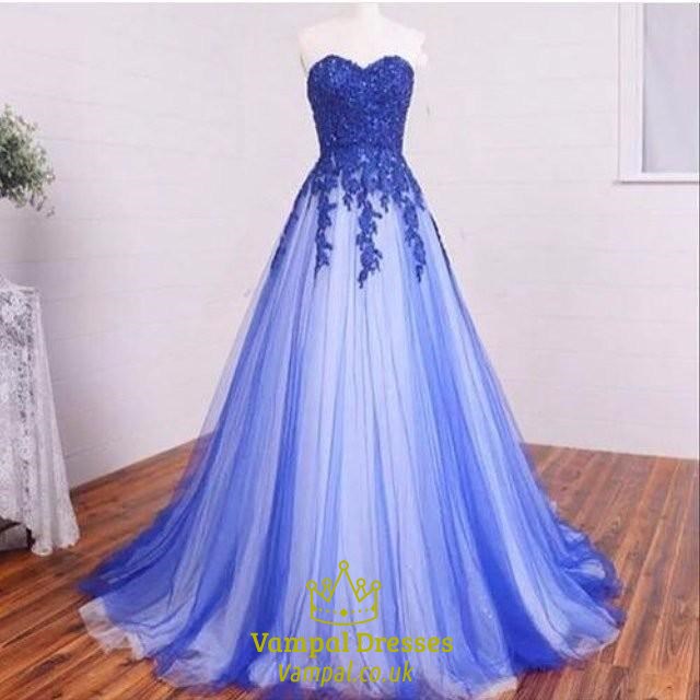 Trägerloses bodenlanges voluminöses formelles Kleid aus Tüll mit Spitzenoberteil