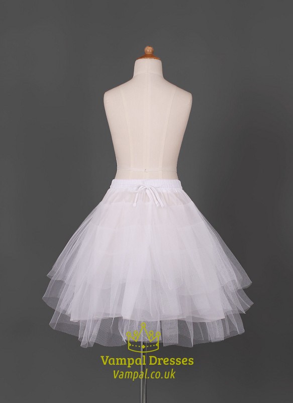 Dreilagiger Petticoat in Kurzlänge aus Tüll und Taft