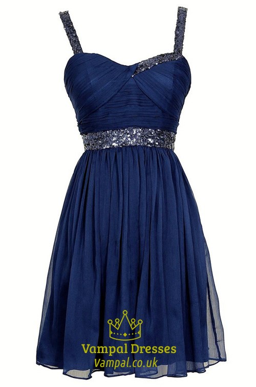 Marineblaues ärmelloses knieumspielendes Homecoming-Kleid mit perlenbesetztem Taillenband
