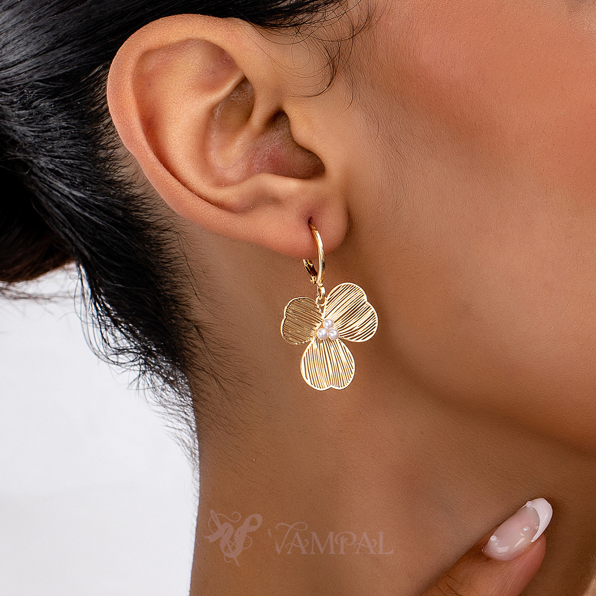 golden elegant Hollow Flower Faux Pearl Hoop Earrings For Women