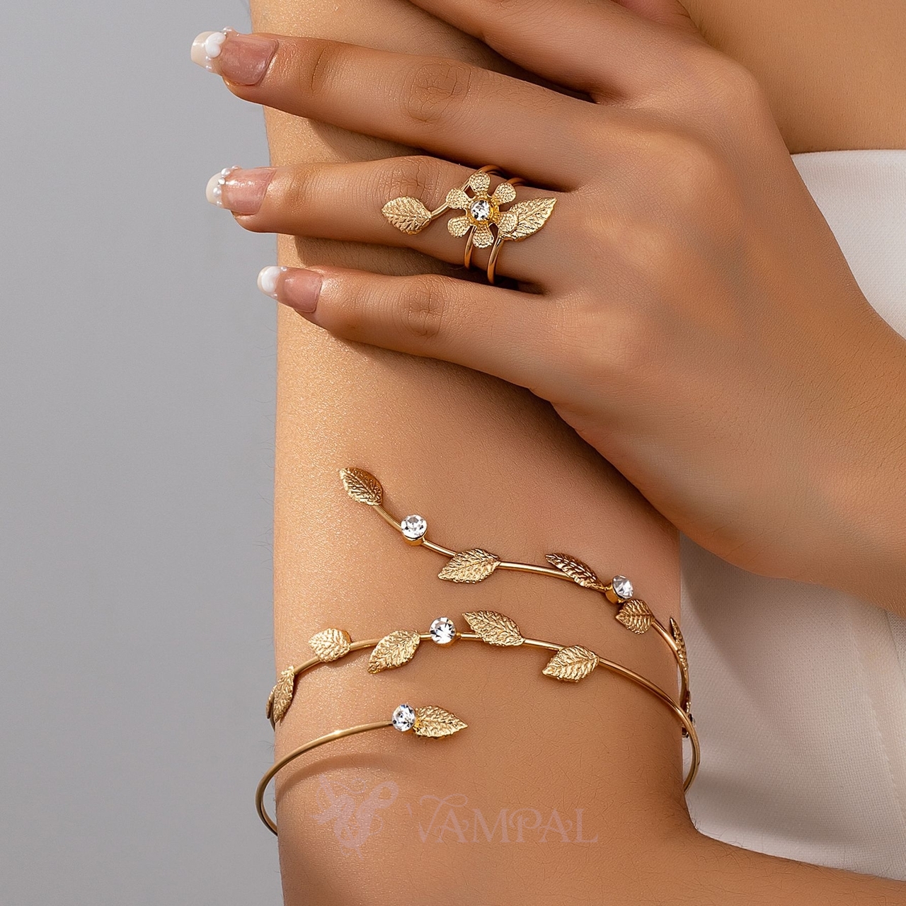 YLC-TZ-1965 White Diamond Set Line-Inlaid Flower Arm Ring And Ring Set For Women