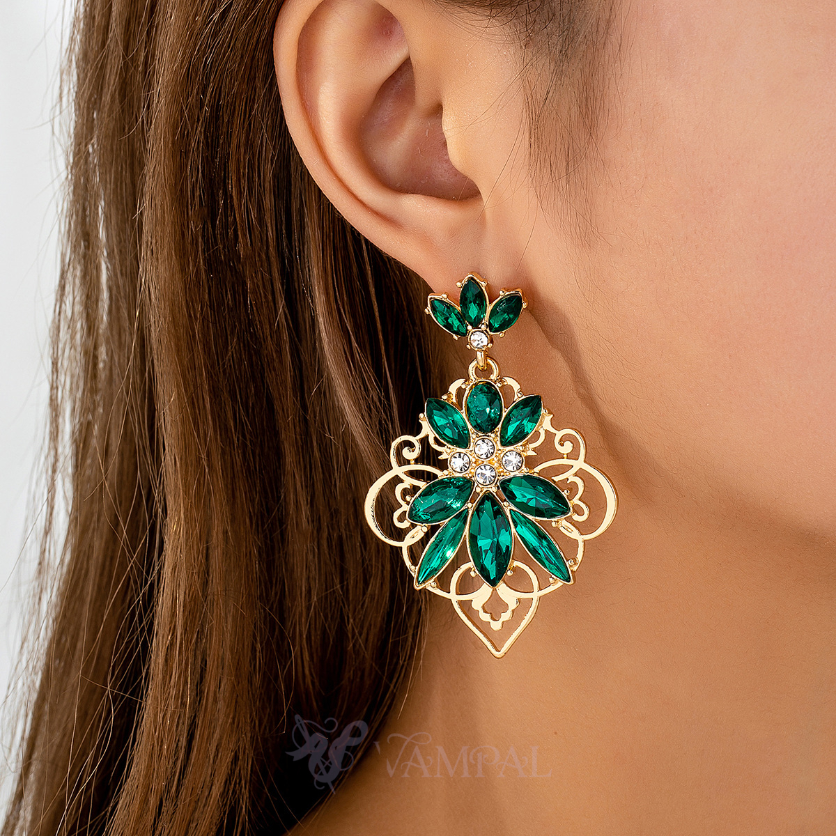 Retro Multicolor Hollow Diamond-Studded Earrings Palace Style