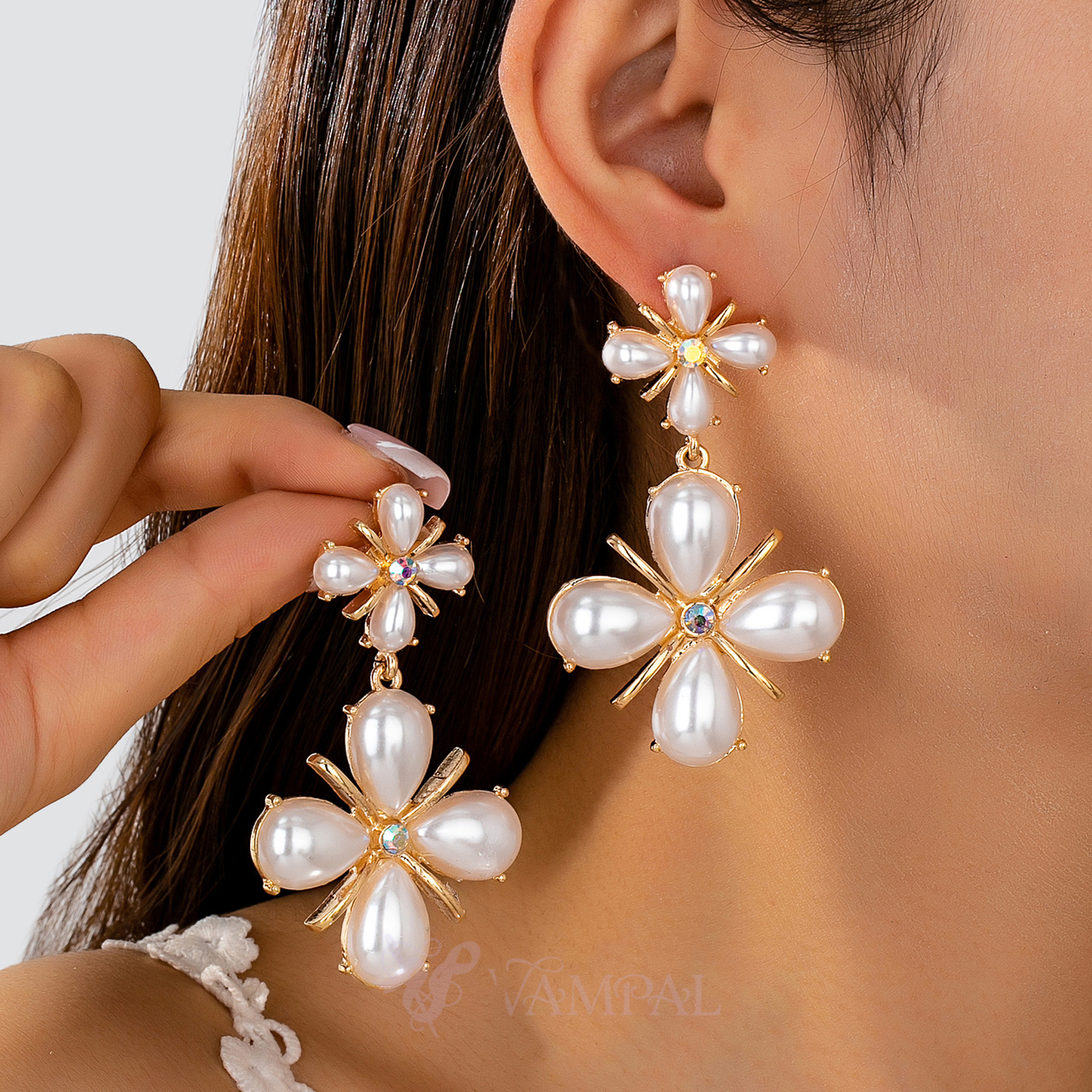 YLC-ES-2363 White Earrings Vintage Palace Style Faux Pearl Flower Earrings For Women