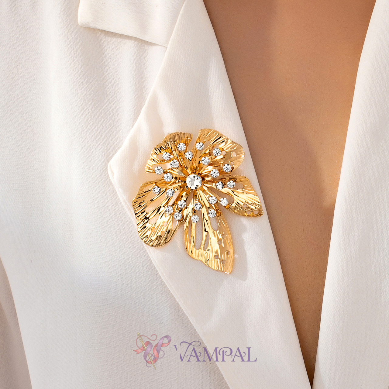 YLC-XZ-2228 Gold Brooch Retro Inlaid Flower Brooch Elegant Women's Party Accessory