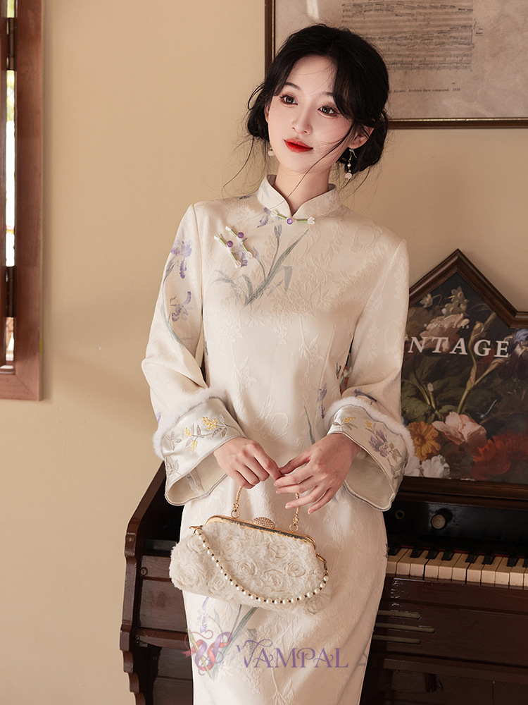 Hellviolettes florales Cheongsam schlanke Passform elegantes chinesisches Stil Kleid