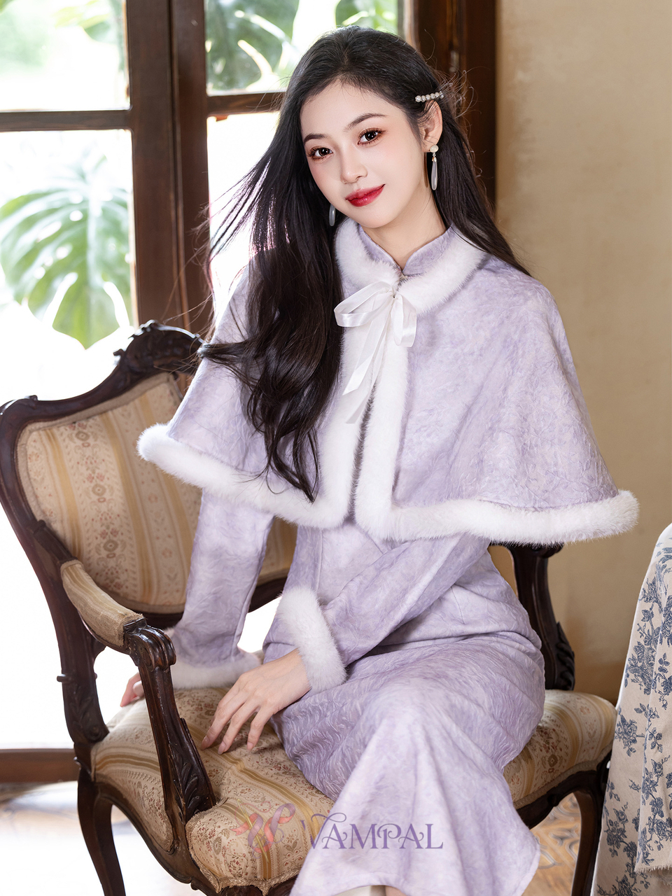 Warmes violettes fleecegefüttertes Qipao Cape Set Winter chinesischer Stil