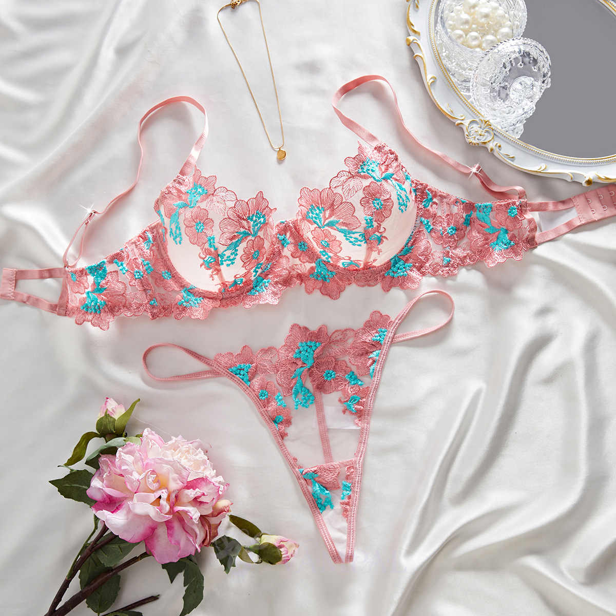 Rosa Mesh florale Stickerei Unterbrust-Push-Up-BH und T-Back-Set