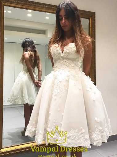 Trägerloses Sweetheart-A-Linien-Kleid mit Spitzenapplikationen und knieumspielender Länge für den Homecoming-Ball