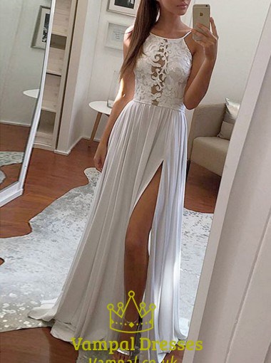 Weißes A-Linien-Abendkleid aus Spitze und Chiffon mit Spaghettiträgern und Seitenschlitz