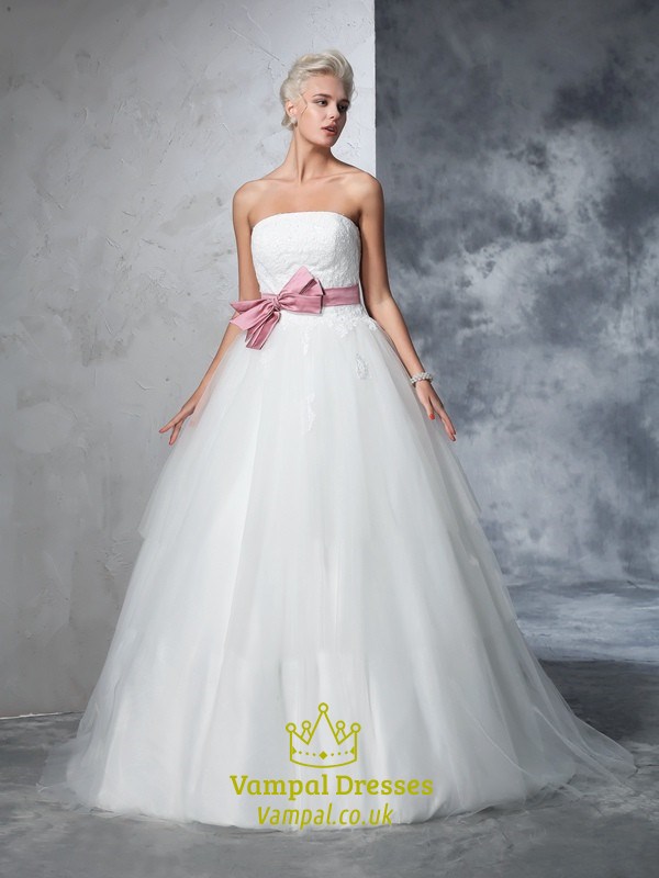 Trägerloses A-Linien-Ballkleid-Brautkleid mit Spitze und Frontschleife