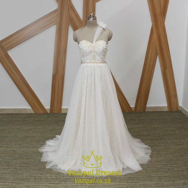 A-Linien-Tüll-Abschlussballkleid mit One-Shoulder-Herzausschnitt und Blumendetails