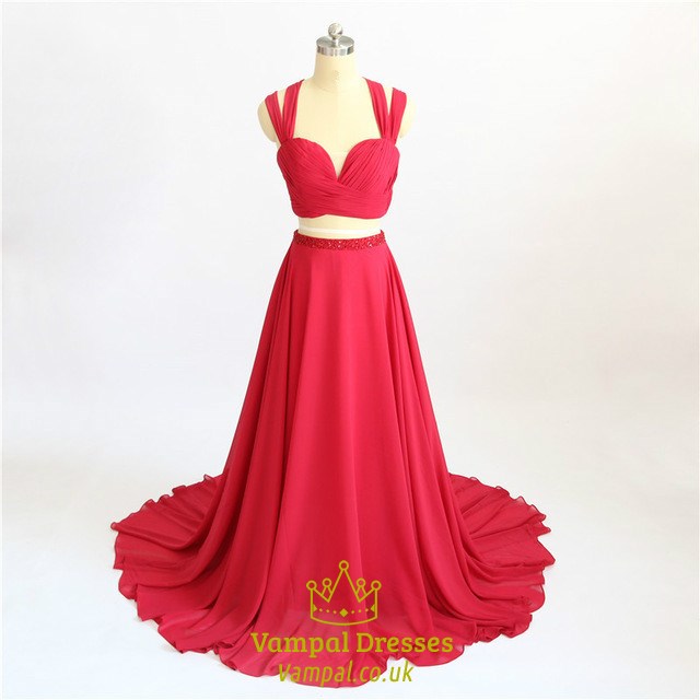 Rotes zweiteiliges Abschlussballkleid aus plissiertem Chiffon mit Kreuzträgern, Perlen und Peplum