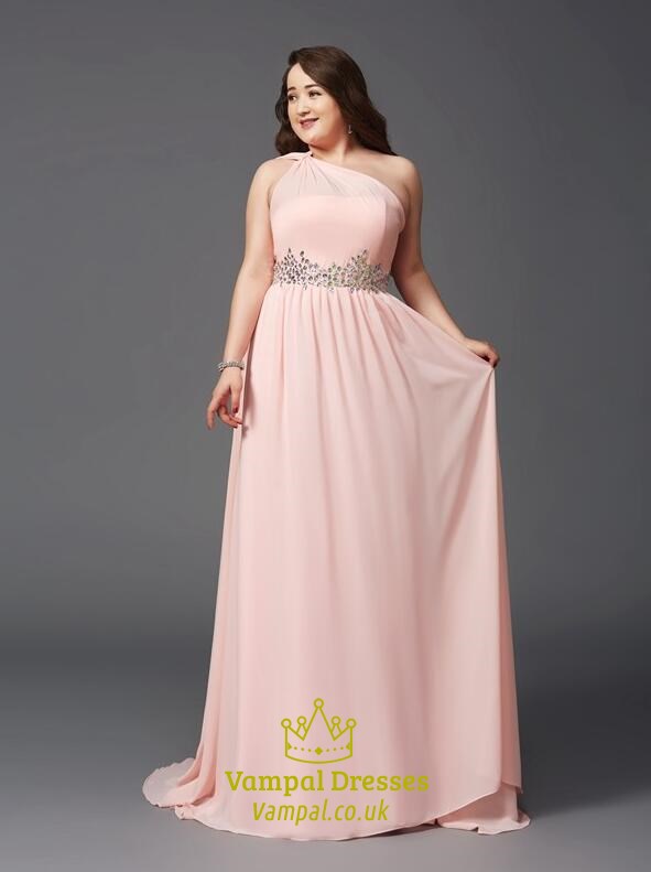 Langes Chiffon-Abschlussballkleid mit One-Shoulder-Design, Kristallen und Cape