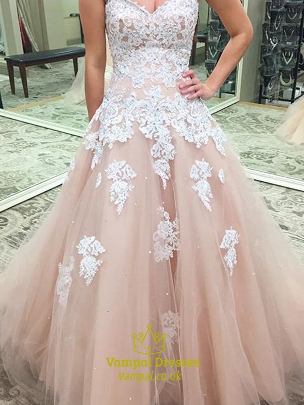 Herzausschnitt ärmelloses Ballkleid mit Perlen, Applikationen, aus Tüll