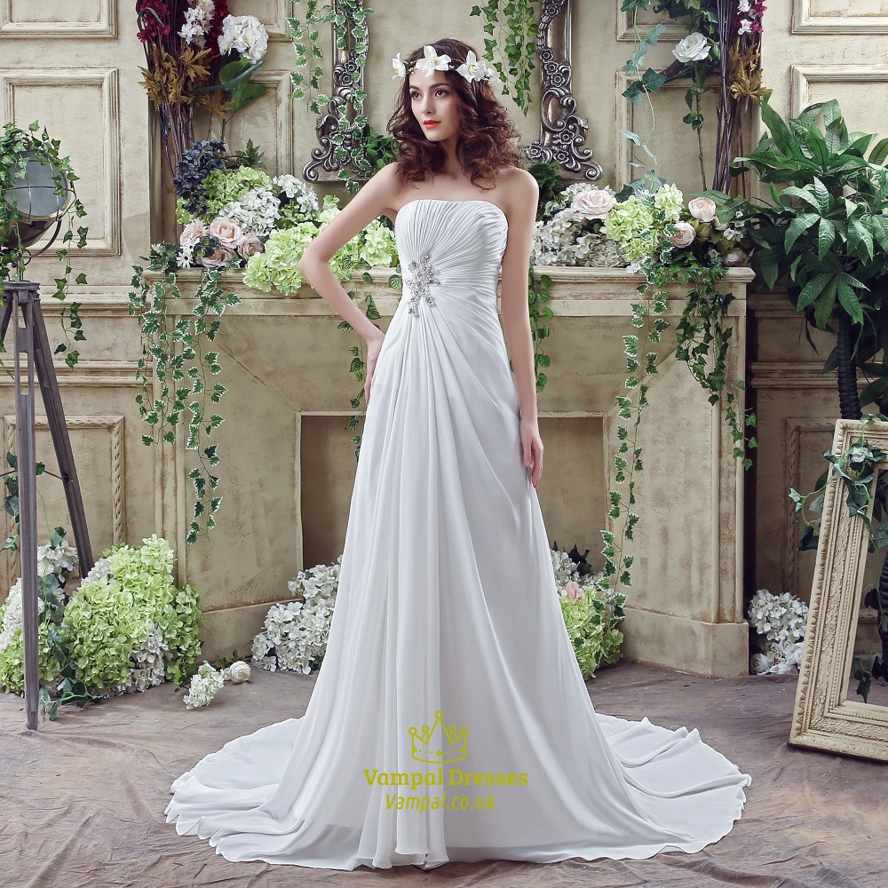 Weißes trägerloses gerafftes Kristall-Abendkleid mit Schleppe