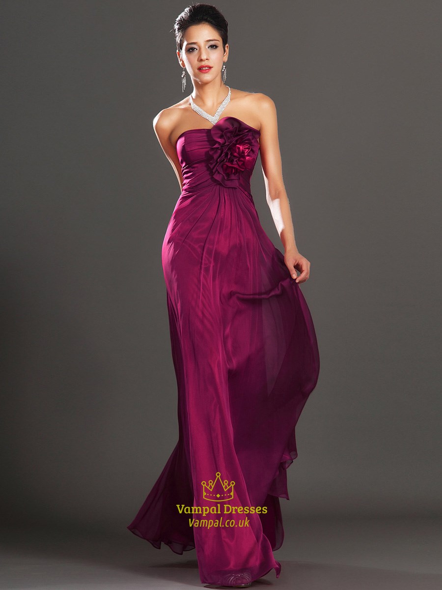 Fuchsia trägerloses ärmelloses gerafftes Etuikleid Abschlussballkleid mit Blumen
