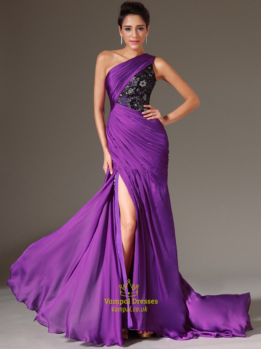 One-Shoulder-Abendkleid mit Perlen-Applikation und Schlitz