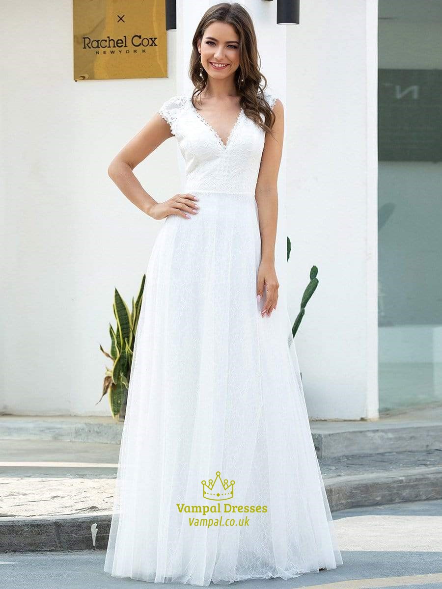 Weißes langes A-Linien-Abendkleid aus Tüll mit V-Ausschnitt und Spitzenoberteil
