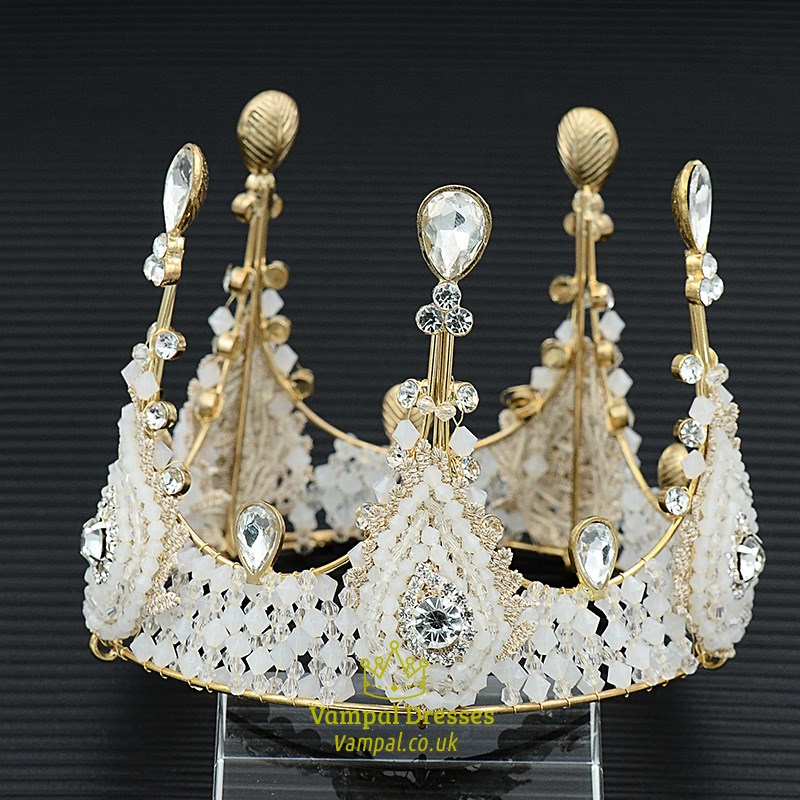 Weiß-goldene Spitzenkrone als Tortenaufsatz für Babymädchen