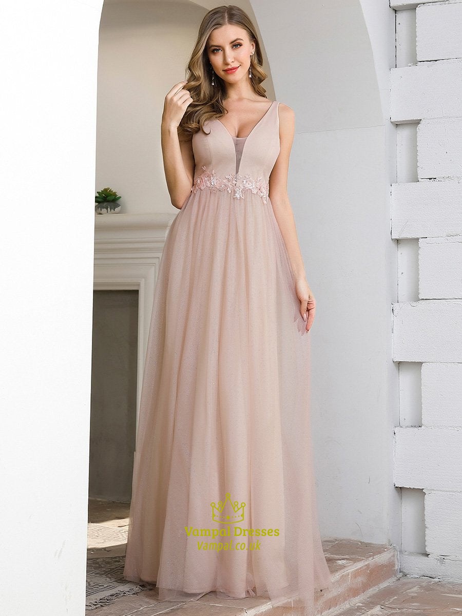 Wholesale Bridesmaid Dresses Fashion With Floral Appliques V Neckline A-Line Tulle