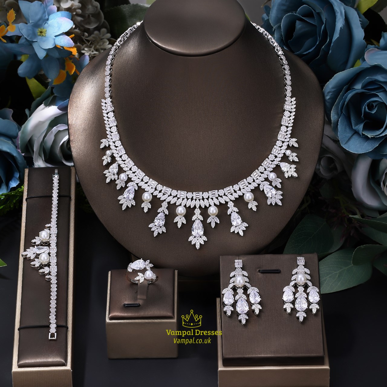 Weißes Neuestes Luxus Funkelndes Brillantes Kubischer Zirkon Ohrhänger Halskette Schweres Dinner Schmuck Set Hochzeit Braut Kleid Accessoires