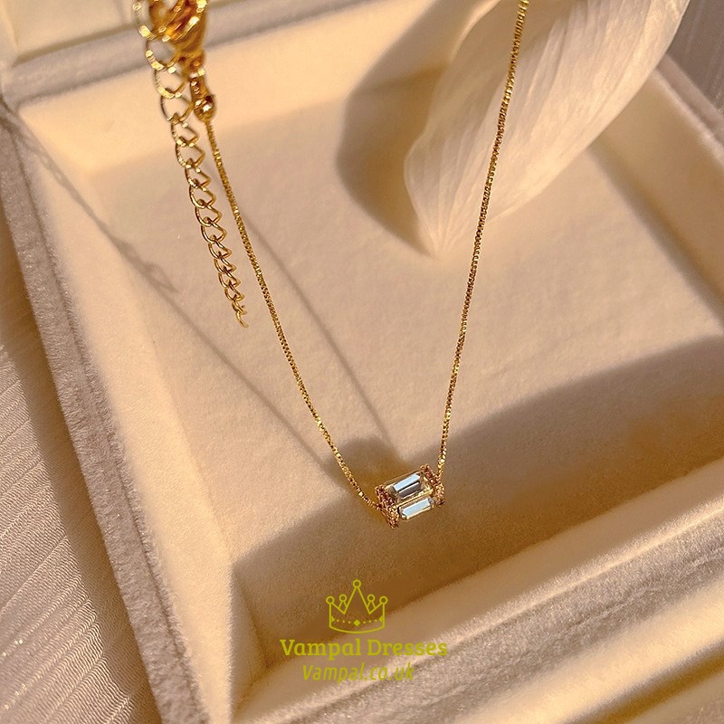 Geometric Zircon Pendant Chain Necklace In Gold