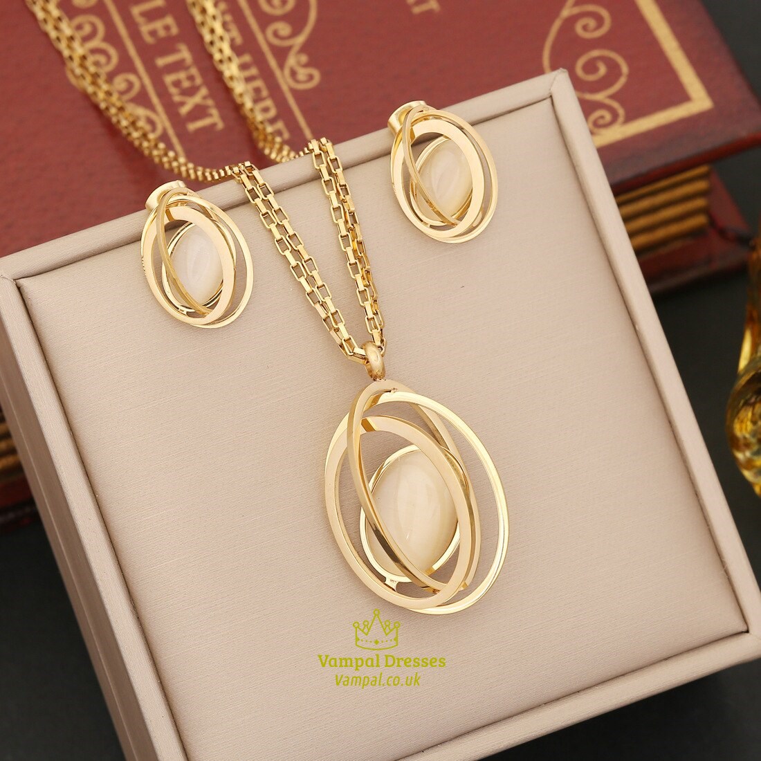 White Stone Pendant Necklace 36L Stainless Steel Hollow Metal New Fashion Non Fading Jewelry Party Gift For Women Gold Color