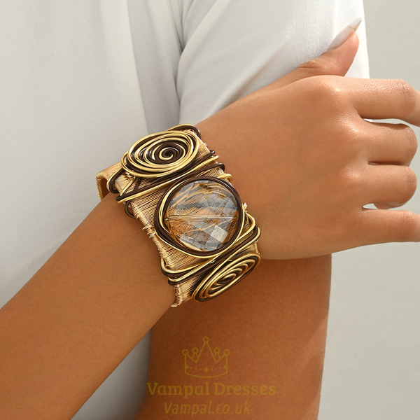 light Luxury European Style Women's Bracelet With Inlaid Gemstone Design