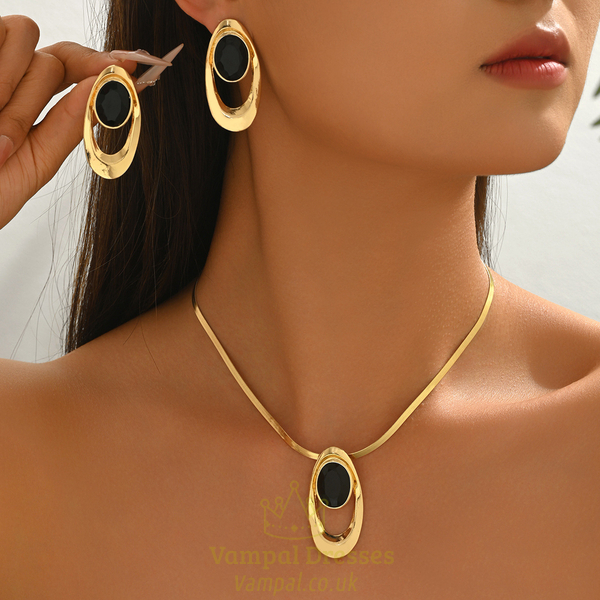 glossy Diamond-Studded Pendant Earrings With Long Necklace