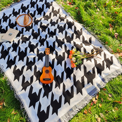 Large Houndstooth Black