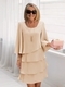 Elegantes gestuftes Sommerkleid mit Rundhalsausschnitt und lockerer Passform