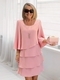 Elegantes gestuftes Sommerkleid mit Rundhalsausschnitt und lockerer Passform