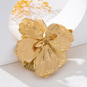 white vintage Gold Metal Flower Brooch For Women