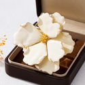 white vintage Gold Metal Flower Brooch For Women