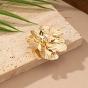Retro Pearl Flower Brooch For Women Chrysanthemum Petal Inlay