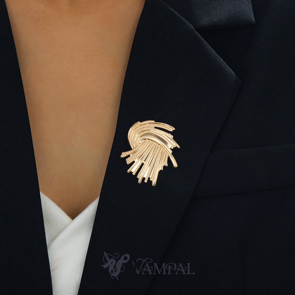 YLC-XZ-2408 Gold Brooch Irregular Embossed Brooch For Women Elegant Business Wear