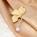 YLC-XZ-2859 Gold Brooch Ginkgo Leaf Pearl Brooch Vintage Gold Brushed Pin For Women