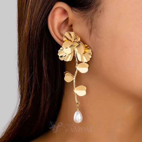 YLC-ES-1926 Gold Earrings 3D Flower Tassel Earrings For Women Party Banquet Wear