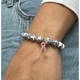 Blau-Weiß-Porzellan Keramik-Perlenarmband mit rosa Emaille-Herz-Anhänger