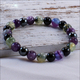 Handgefertigtes Armband mit lila Achatperlen, Naturstein, dunkler Stil